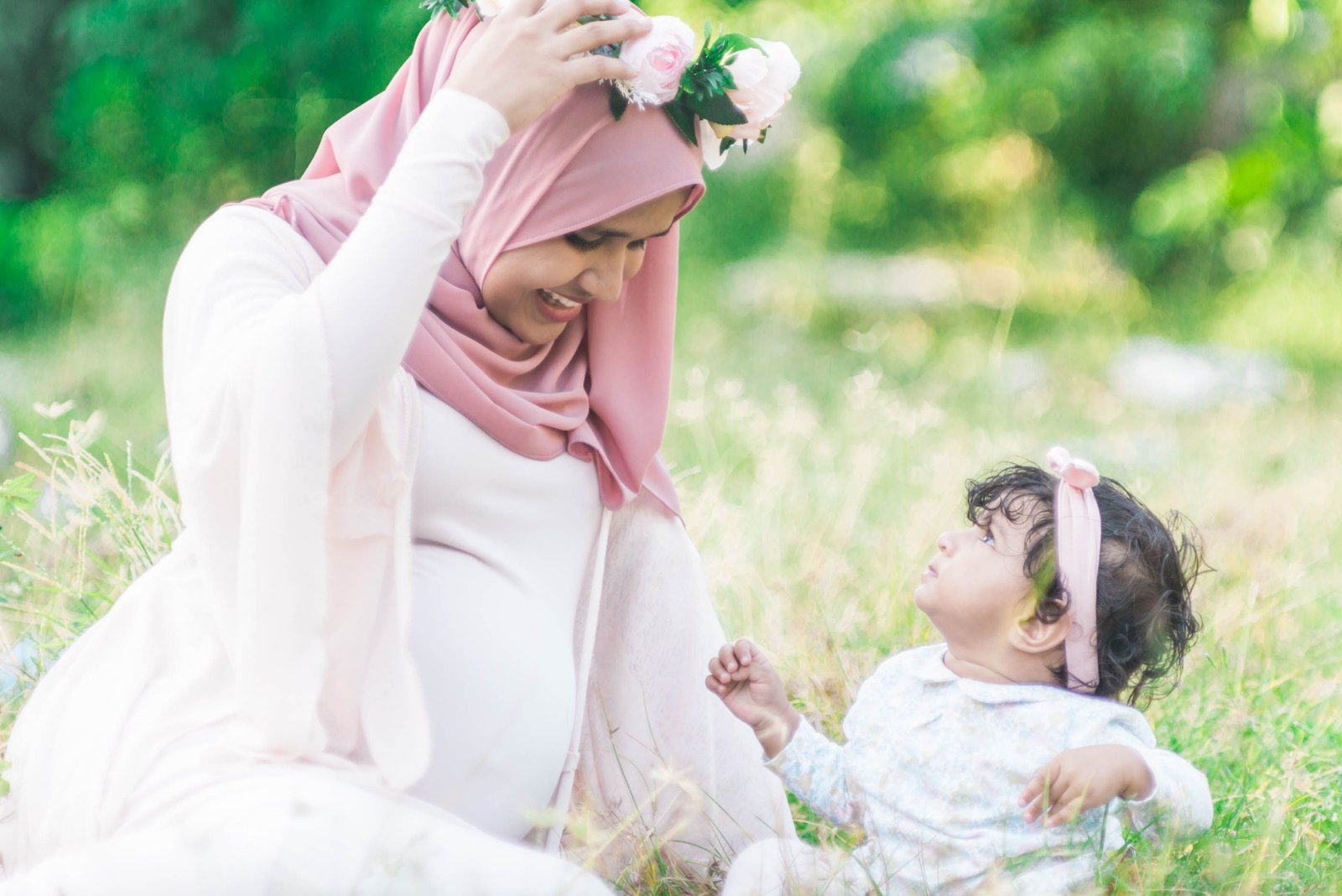middle-eastern-mother-and-child